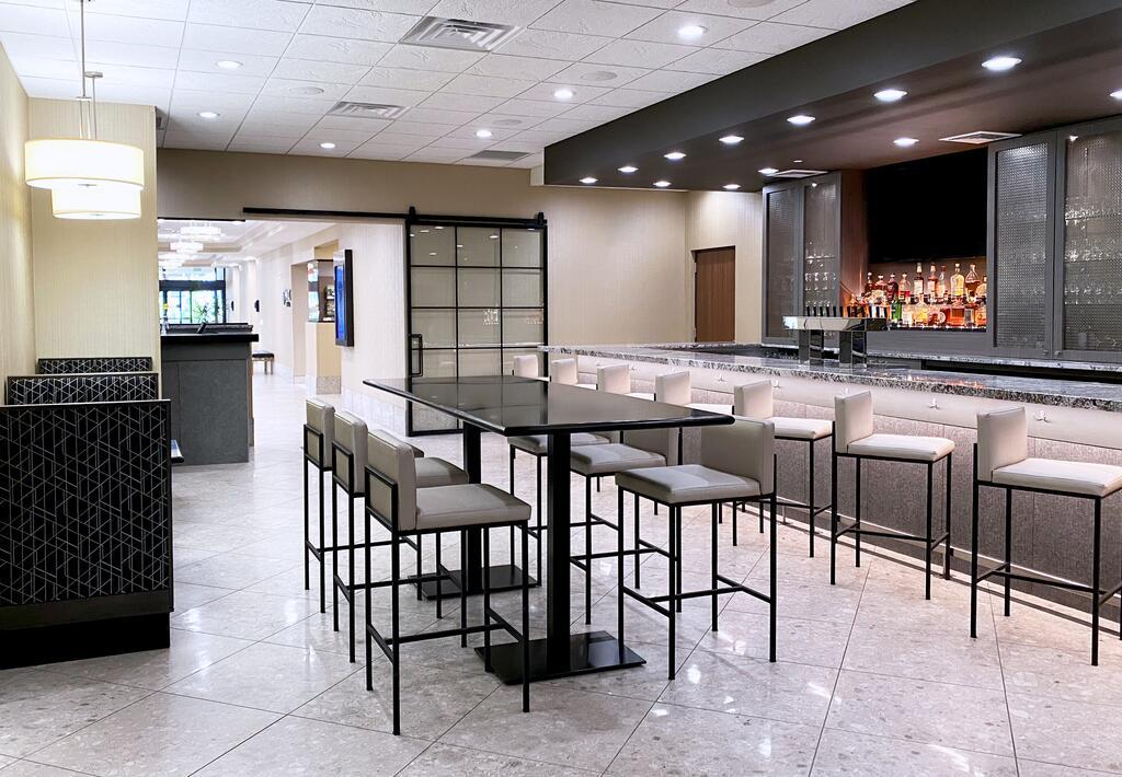 Отель Doubletree By Hilton Madison Downtown Экстерьер фото