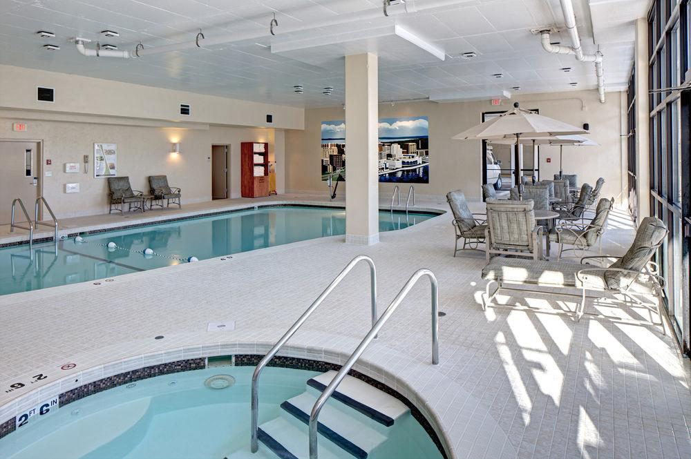 Отель Doubletree By Hilton Madison Downtown Экстерьер фото