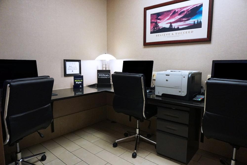 Отель Doubletree By Hilton Madison Downtown Экстерьер фото