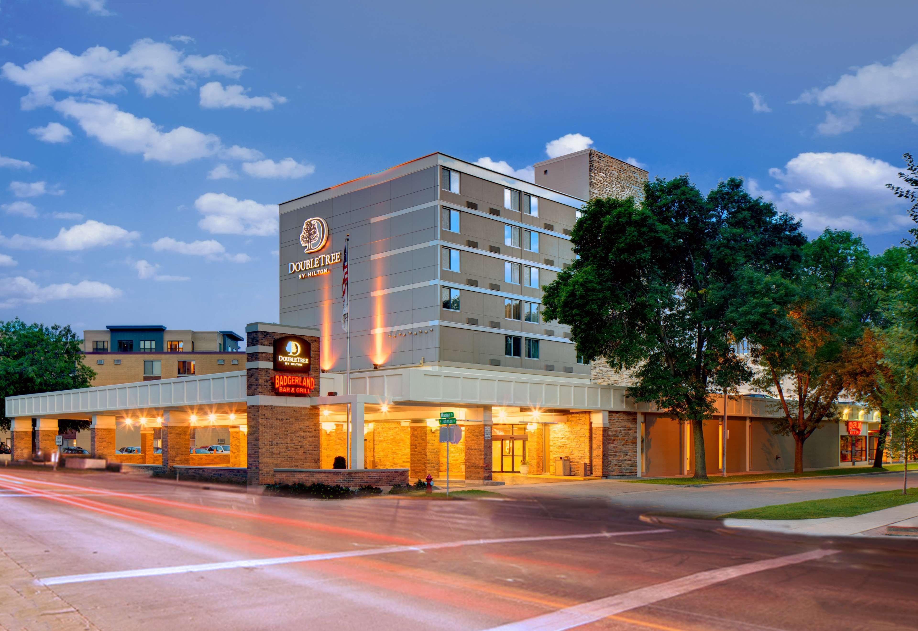Отель Doubletree By Hilton Madison Downtown Экстерьер фото