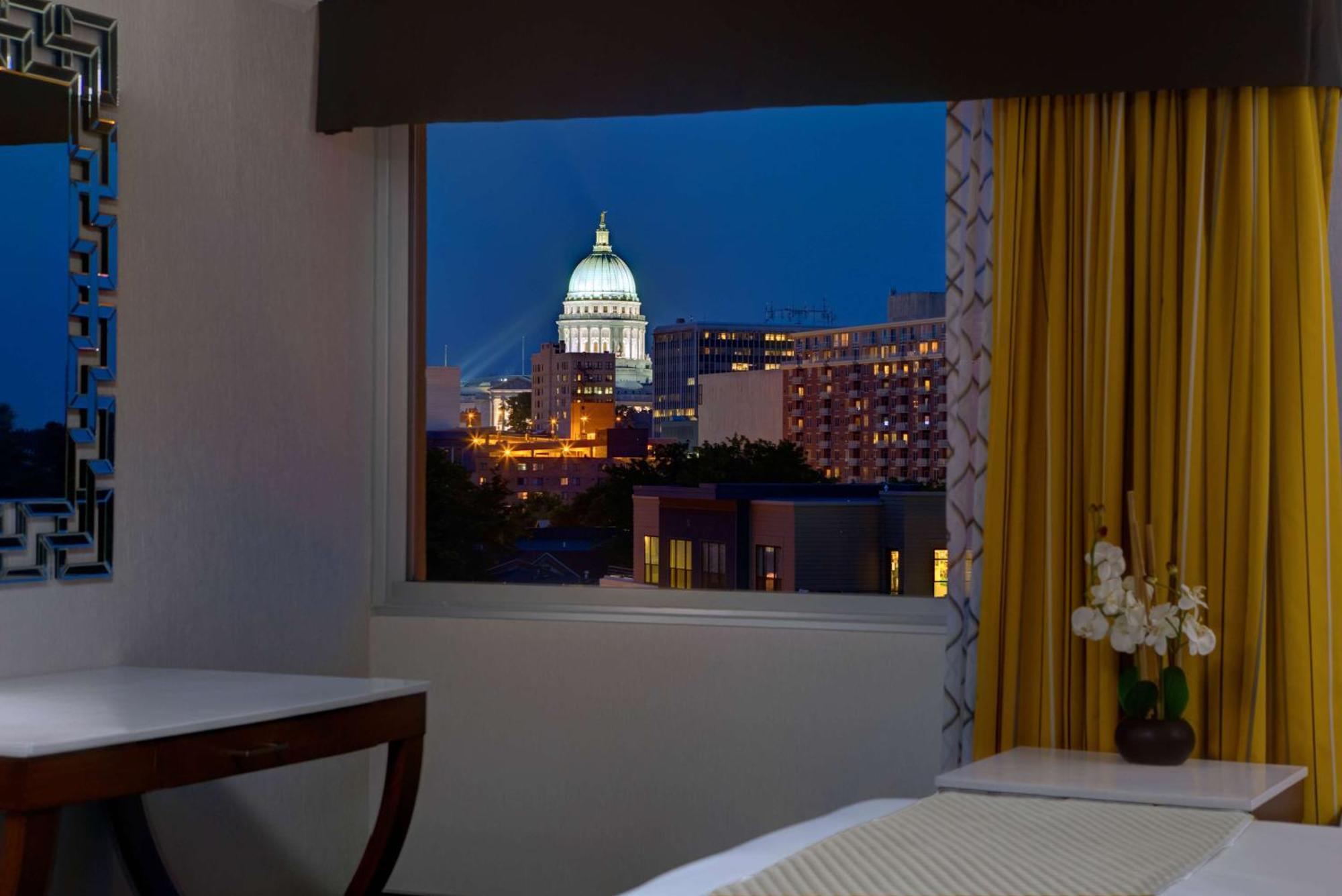 Отель Doubletree By Hilton Madison Downtown Экстерьер фото