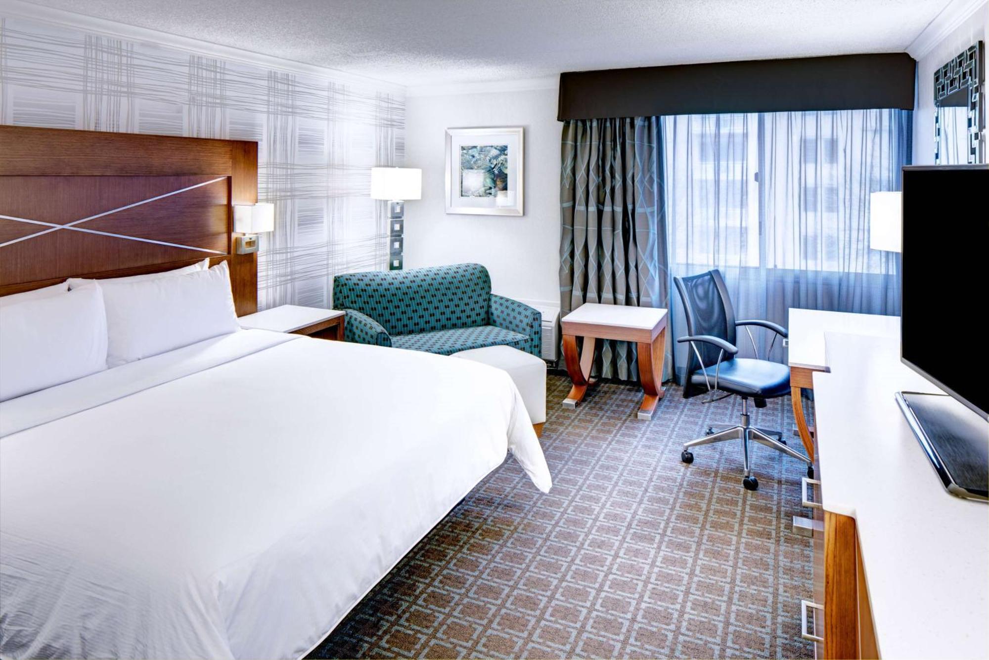 Отель Doubletree By Hilton Madison Downtown Экстерьер фото