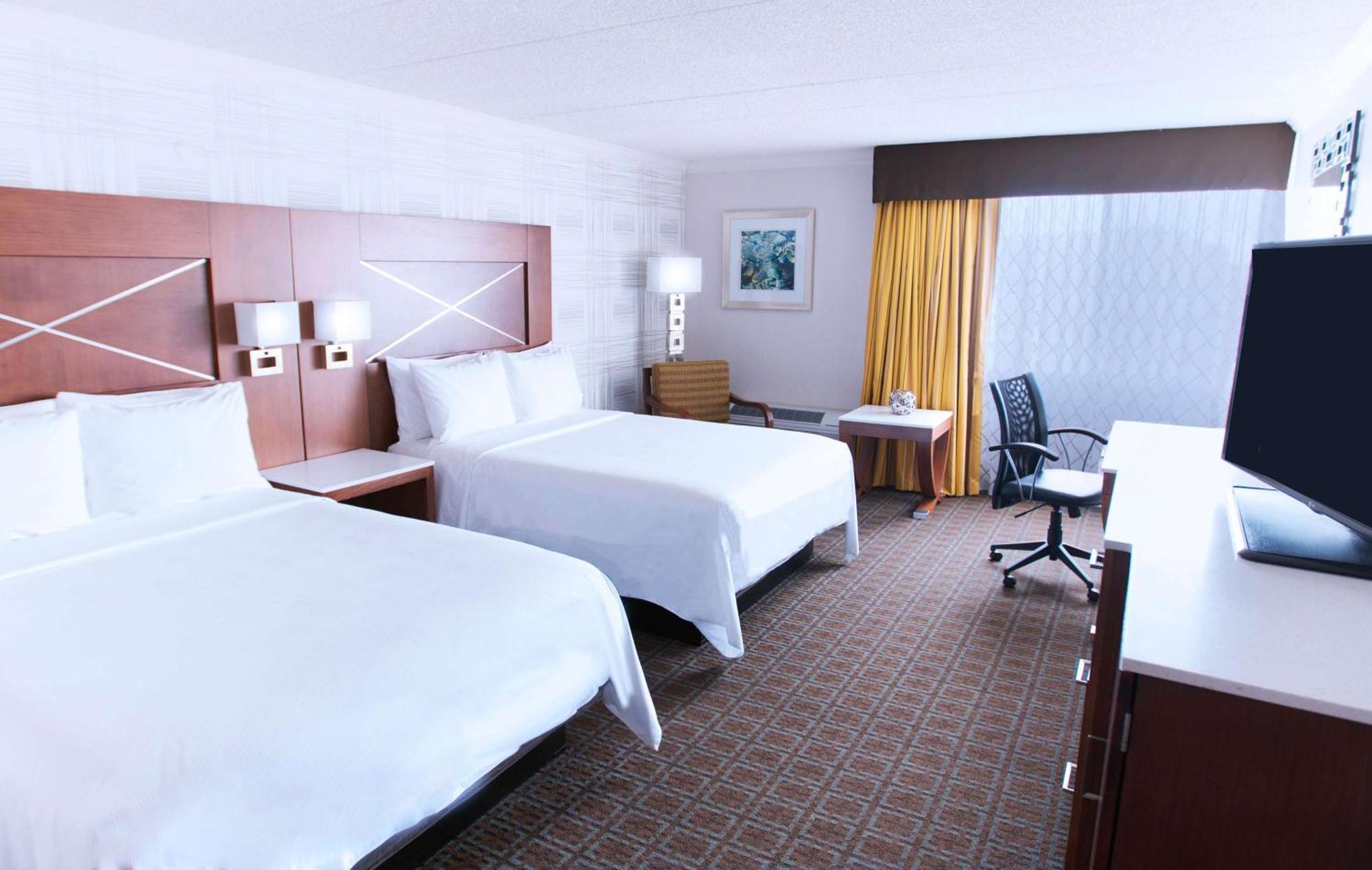 Отель Doubletree By Hilton Madison Downtown Экстерьер фото